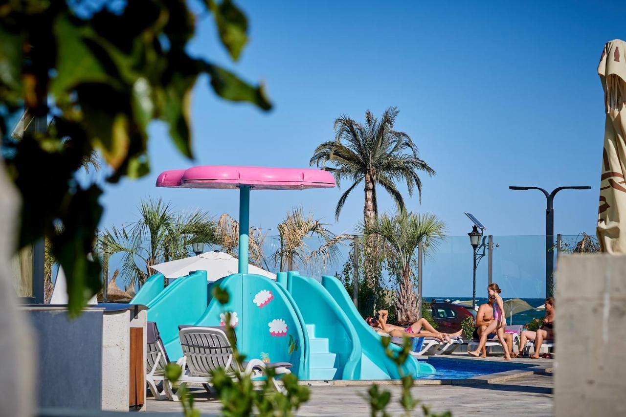 Seascape Apartment Spa N Pool Beach Resort Mamaia Exterior photo